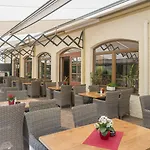 Hotel Logis Hotel-restaurant Petry 3*