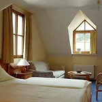 Logis Hotel-restaurant Petry Hotel 3*