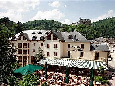 Logis Hotel-restaurant Petry Отель 3*