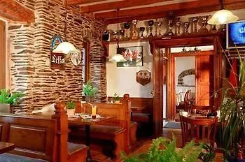 Отель Logis Hotel-restaurant Petry