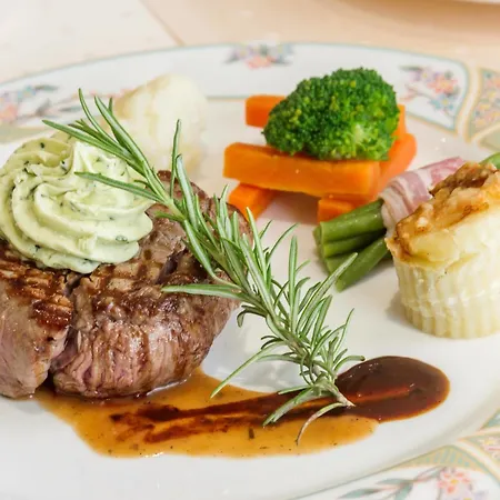 Logis Hotel-restaurant Petry Отель 3*