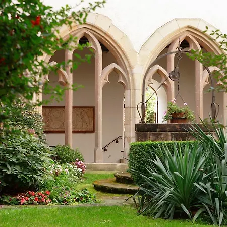 Hotel Logis Hotel-restaurant Petry 3*