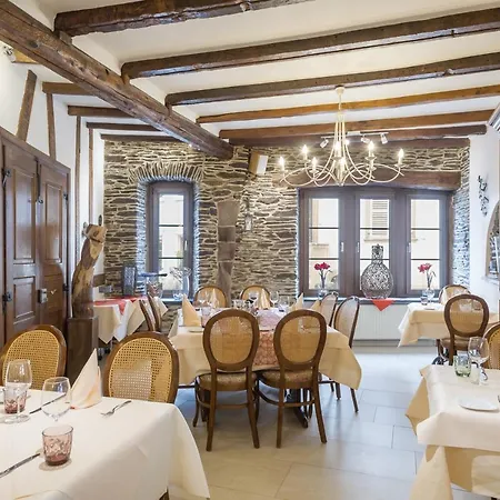 Отель Logis Hotel-restaurant Petry Вианден